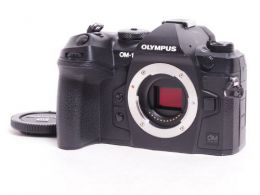 オリンパス OM-1 ボディ 【中古】(B:244)