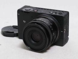 シグマ fp + C 45mm F/2.8 DG DNキット 【展示品処分 】