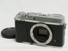 フジフイルム X-E3 ボディ シルバー 【中古】(B:963)