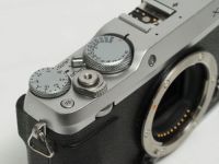 フジフイルム X-E3 ボディ シルバー 【中古】(B:963)
