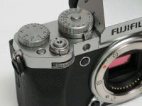 フジフイルム X-T5 ボディ シルバー 【中古】(B:994)