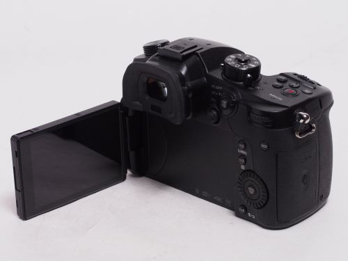 Panasonic GH-5 本体のみ　純正電池4個付き 荻窪カメラのさくらや / パナソニック DC-GH5 ボディ 【中古】(B