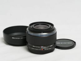 オリンパス OMｼｽﾃﾑ M.Z D 25mm F1.8 II 【中古】(L:403)