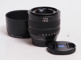 CarlZeiss Touit 32mm F1.8 フジX用 【中古】(L:124)