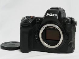 ニコン Z8 ボディ 【中古】(B:303)