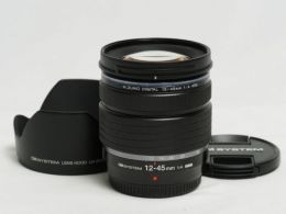 オリンパス OMｼｽﾃﾑ M.ZUIKO D 12-45mm F4 PRO 【中古】(L:227)