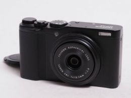 フジフイルム XF10 ブラック 【中古】(B:199)