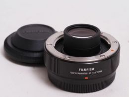 フジフイルム XF 1.4X TC WR 【中古】(L:232)