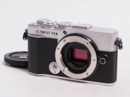 オリンパス E-P7 ボディ シルバー【中古】(B:013)