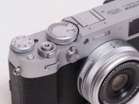 フジフイルム X100VI シルバー 【中古】(B:706)