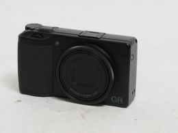 リコー GRIII 【中古】(B:539)