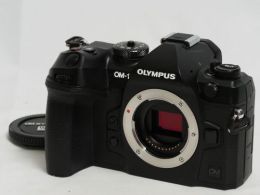 オリンパス OM-1 ボディ 【中古】(B:986)