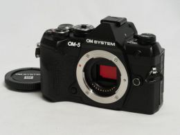 オリンパス OMｼｽﾃﾑ OM-5MarkII ボディ ブラック 【中古】(B:678)