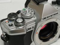 オリンパス OMｼｽﾃﾑ OM-5 ボディ シルバー 【中古】(B:915)