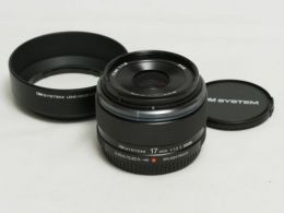 オリンパス OMｼｽﾃﾑ M.ZUIKO D 17mmF1.8 II 【中古】(L:715)