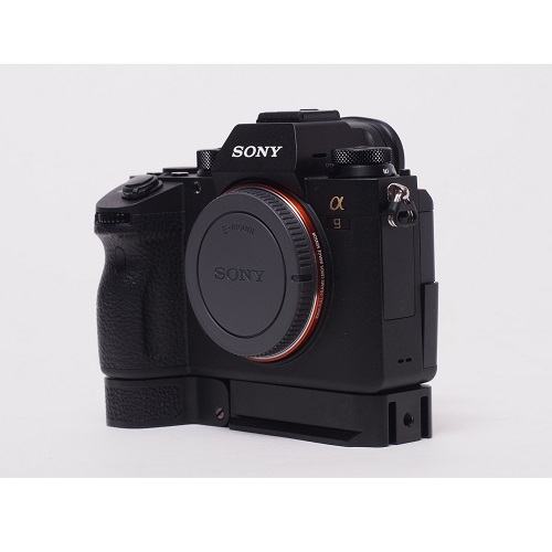 SONY - α7/α9用グリップ+ブラケット　UNX-9130 UNX-9131 荻窪カメラのさくらや / ユーエヌ SONY α7/α9専用ブラケット UNX