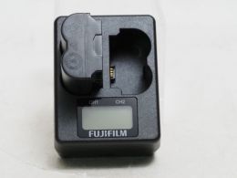 フジフイルム BC-W235 + NP-W235 【中古】(B:220)