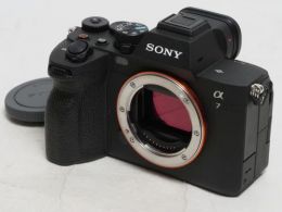 ソニー α7 IV ボディ[ILCE-7M4] 【中古】(B:225)