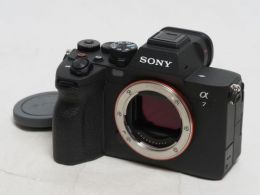 ソニー α7 IV ボディ[ILCE-7M4] 【中古】(B:761)