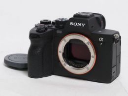 ソニー α7 IV ボディ[ILCE-7M4] 【中古】(B:830)